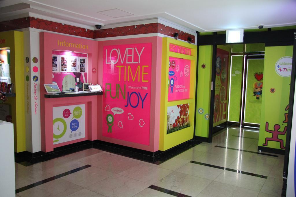 Time Motel Kjongdzsu Kültér fotó