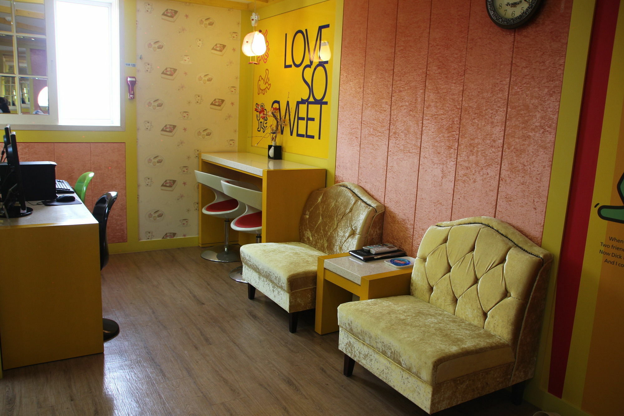 Time Motel Kjongdzsu Kültér fotó