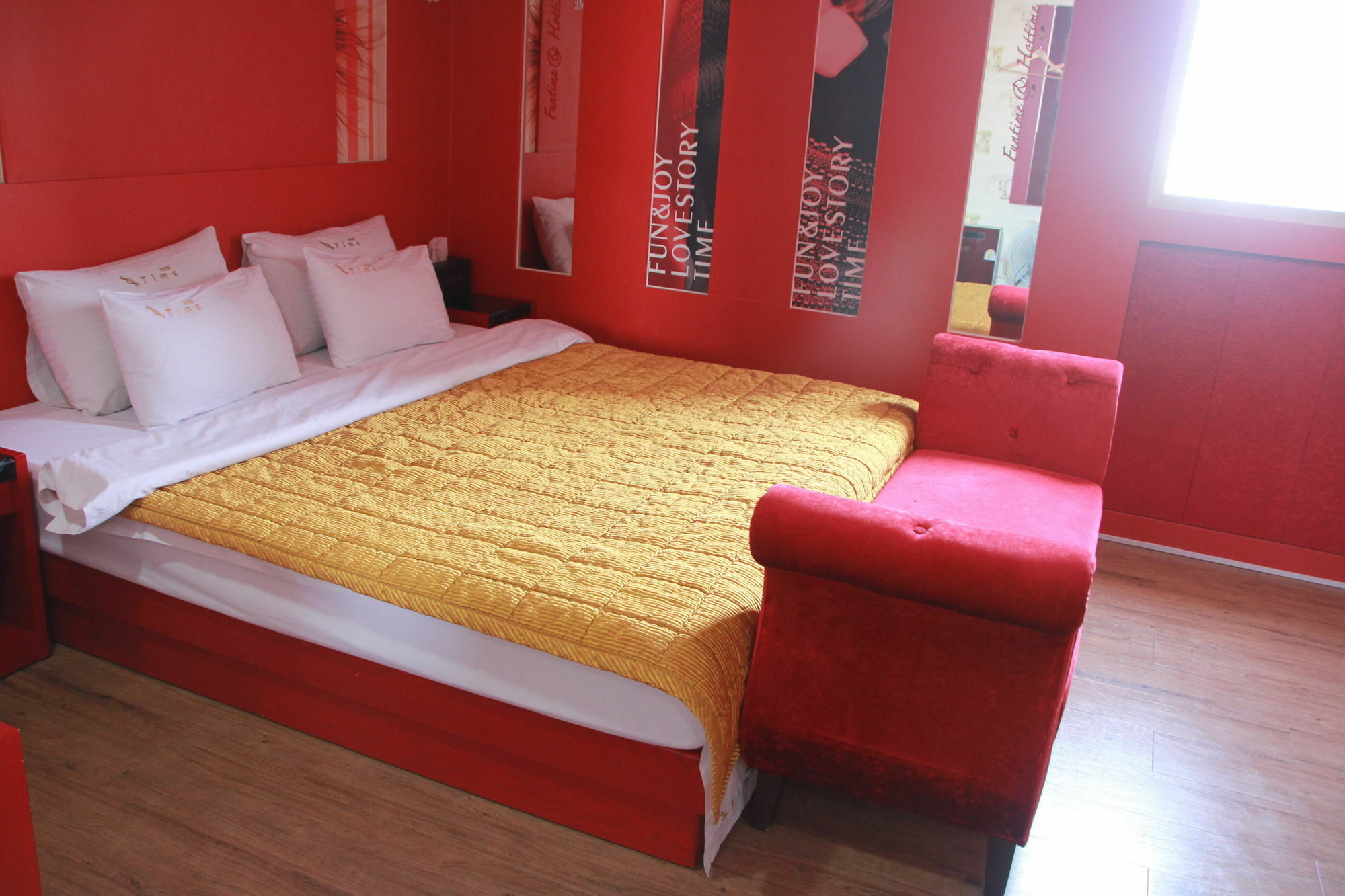 Time Motel Kjongdzsu Kültér fotó