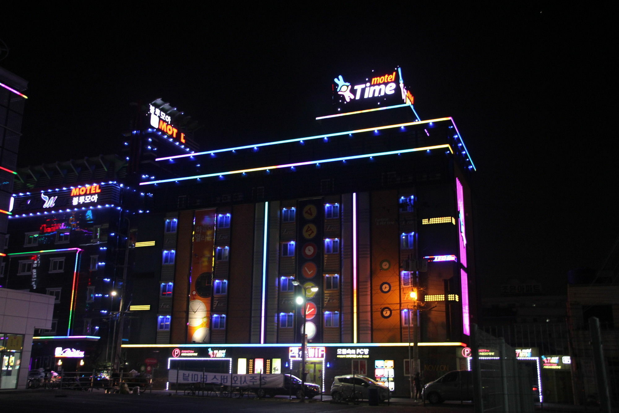 Time Motel Kjongdzsu Kültér fotó
